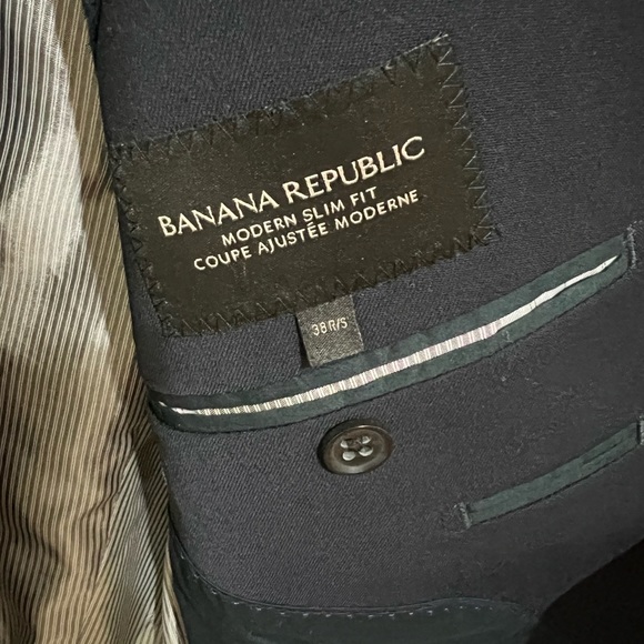 Banana Republic Men’s suit & garment bag - Picture 4 of 8